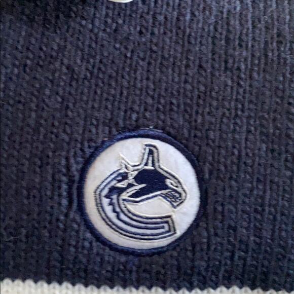 NHL Navy Vancouver Canucks Scarf - Picture 3 of 7